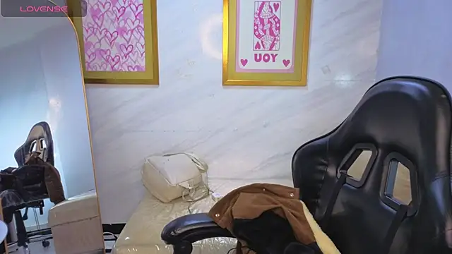 Evy Luxx v online show from 03/22/26, 03:43