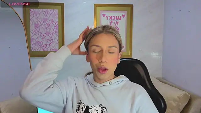 Evy Luxx v online show from 03/26/26, 03:45