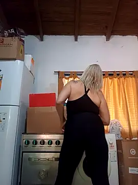 SexyMilf1211 online show from 03/18/26, 05:16