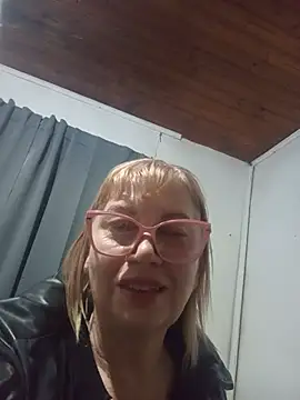 SexyMilf1211 online show from 07/04/26, 12:22
