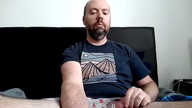 Snapshot of sbeast69 chatting on 11/15/25, 07:43 sbeast69 online show from 11/15/25, 07:43