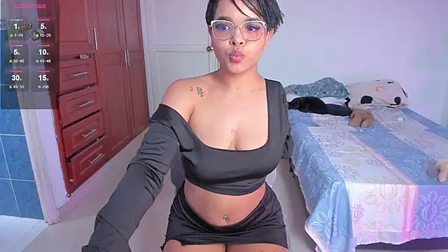 Tatiana-Jaaramillo online show from 04/17/26, 02:42