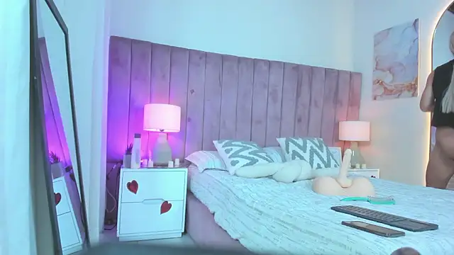 Valentino moretti online show from 02/19/26, 12:45