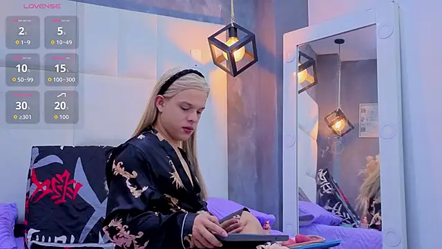 Valentino moretti online show from 04/20/26, 11:13