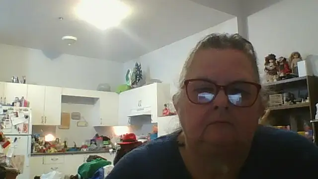 Snapshot of TiguhguhrsRose chatting on 11/19/25, 03:50 TiguhguhrsRose online show from 11/19/25, 03:50