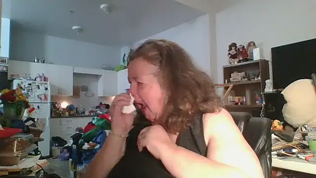 TiguhguhrsRose online show from 12/03/25, 03:36