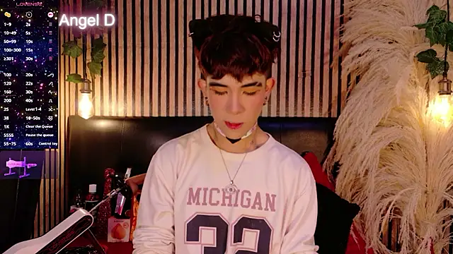 Angeldust19 online show from 02/19/26, 04:08