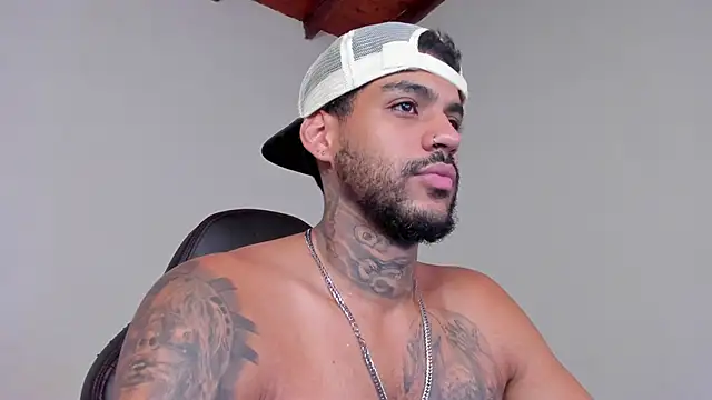 LuigiVitale 1 online show from 11/30/25, 07:23