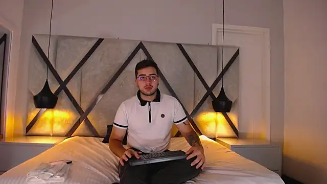 Ethan Greys online show from 12/20/25, 11:45