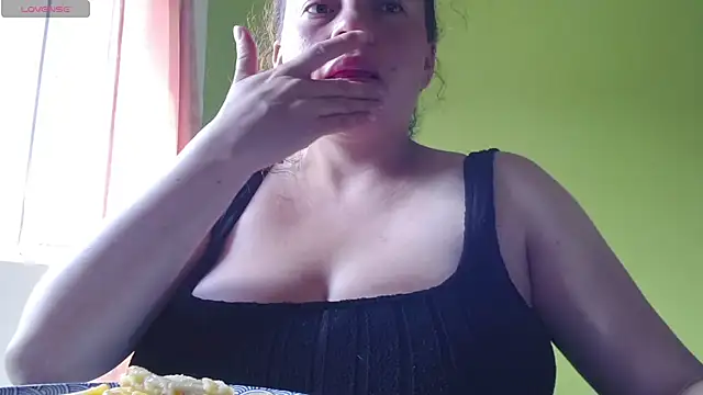 Snapshot of Rouse_hot_ chatting on 06/18/26, 06:34 Rouse hot online show from 06/18/26, 06:34