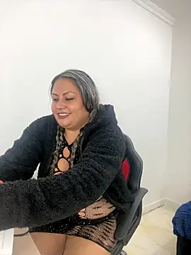 Snapshot of DALILA_EF chatting on 12/04/25, 02:54 DALILA EF online show from 12/04/25, 02:54