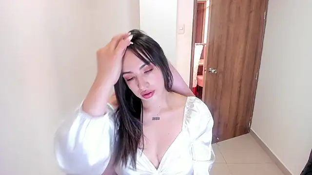 SOFIA SWEETT22 online show from 05/01/26, 10:03