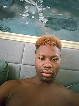 Snapshot of Wizinoir chatting on 11/18/25, 07:51 Wizinoir online show from 11/18/25, 07:51