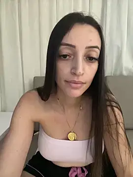 Snapshot of BelleRune chatting on 01/20/25, 05:06 BelleRune online show from 01/20/25, 05:06