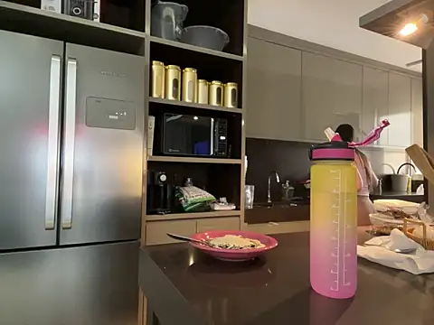 Snapshot of BelleRune chatting on 02/11/25, 11:10 BelleRune online show from 02/11/25, 11:10