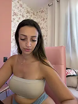 BelleRune online show from 02/15/26, 03:42