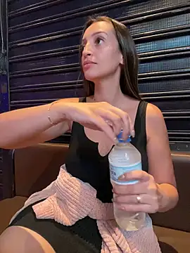 BelleRune online show from 03/25/26, 09:54