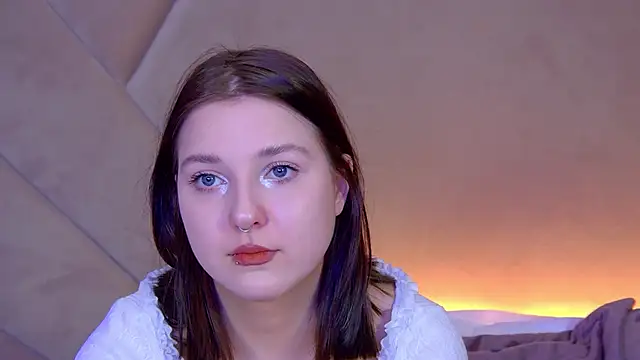 Snapshot of TinnaBurton chatting on 02/03/26, 05:07 TinnaBurton online show from 02/03/26, 05:07