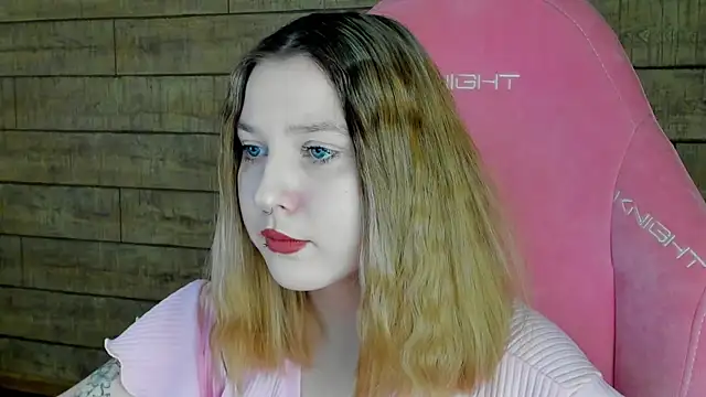 Snapshot of TinnaBurton chatting on 02/24/26, 04:16 TinnaBurton online show from 02/24/26, 04:16