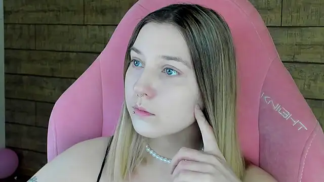 TinnaBurton online show from 04/06/26, 04:30