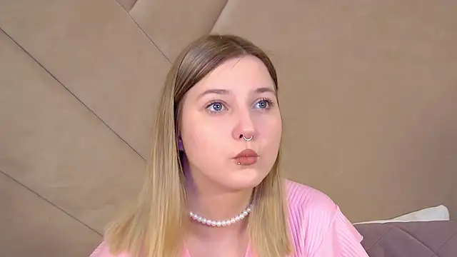 TinnaBurton online show from 04/13/26, 04:23