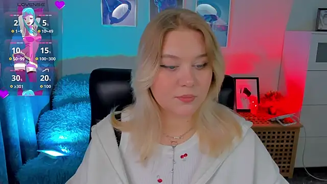 LouiseMous online show from 11/24/25, 10:20