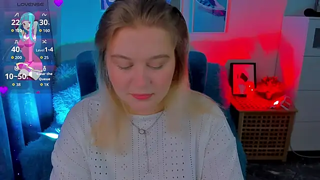 LouiseMous online show from 11/26/25, 09:16