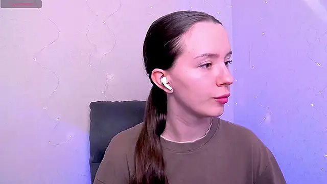Snapshot of BellaVelure6767 chatting on 06/01/26, 02:35 BellaVelure6767 online show from 06/01/26, 02:35
