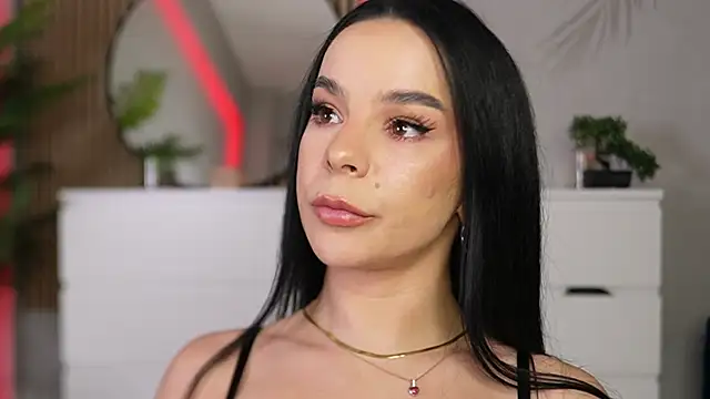 Miss Denisse online show from 12/18/25, 08:37