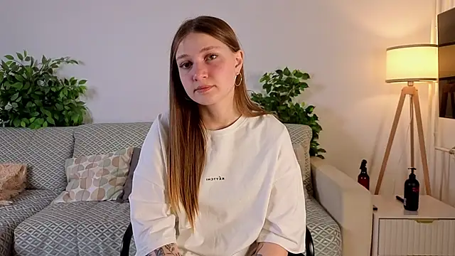 LesaFeldker online show from 11/30/25, 01:09