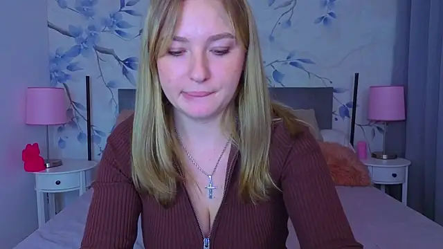 Snapshot of Sweetie_kitty1 chatting on 11/14/25, 02:49 Sweetie kitty1 online show from 11/14/25, 02:49