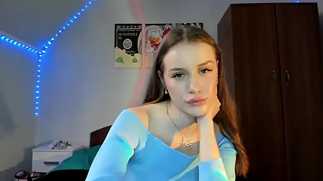 tinyglow online show from 12/03/25, 04:49