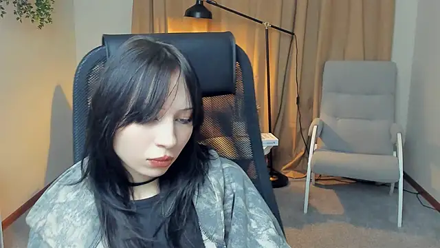 Snapshot of EthelynSeiler chatting on 11/18/25, 03:05 EthelynSeiler online show from 11/18/25, 03:05