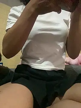 Trangbabylove online show from 05/26/26, 11:23