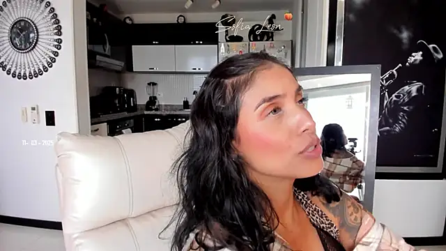 Snapshot of sofiasexhot chatting on 03/11/25, 06:52 sofiasexhot online show from 03/11/25, 06:52