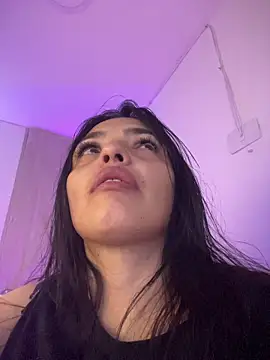 LaraDanverss online show from 12/19/25, 11:45