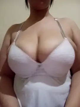 Snapshot of Maryam89six chatting on 11/29/25, 06:44 Maryam89six online show from 11/29/25, 06:44