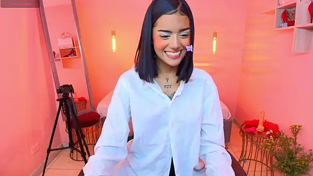 Snapshot of Milu_carbajal_x chatting on 12/01/25, 08:36 Milu carbajal x online show from 12/01/25, 08:36