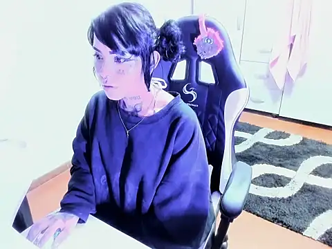 Zombitch online show from 11/25/25, 09:37