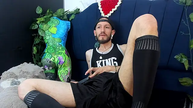 AngelDamianArt online show from 11/26/25, 08:21