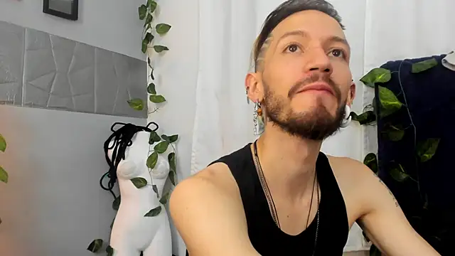 AngelDamianArt online show from 12/01/25, 03:28