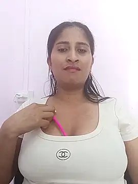 CarolinaNavas33 online show from 03/28/26, 09:03