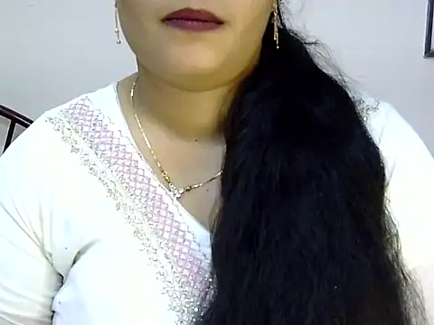 Snapshot of Muskan_Jha chatting on 06/19/26, 02:32 Muskan Jha online show from 06/19/26, 02:32