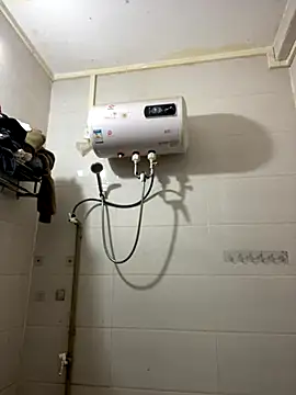 yiyi0316 online show from 12/03/25, 04:16