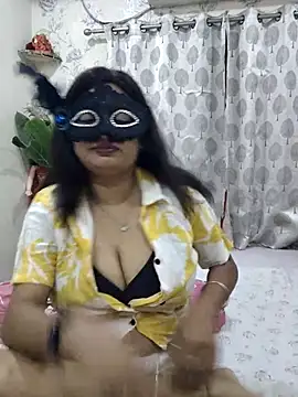 Cute-richa1 online show from 04/18/26, 04:11