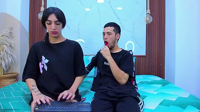 Loversinfire2 online show from 04/05/26, 03:26