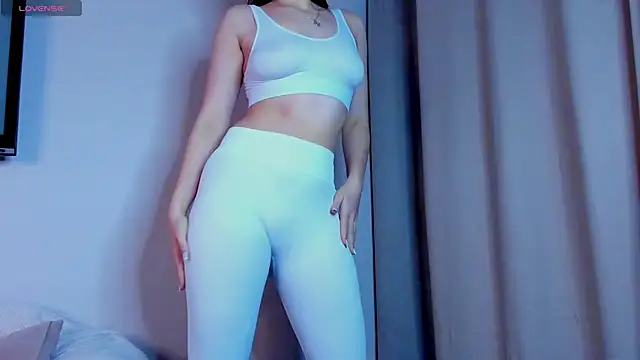 Snapshot of MarryMiles chatting on 11/16/25, 09:26 MarryMiles online show from 11/16/25, 09:26