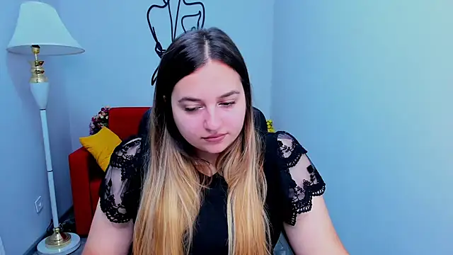 Snapshot of Maria_Bond chatting on 11/30/25, 07:01 Maria Bond online show from 11/30/25, 07:01