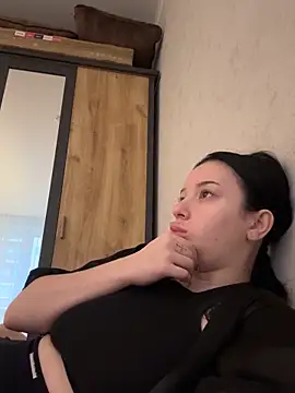 Snapshot of dawnbeforesunset chatting on 11/16/25, 01:17 dawnbeforesunset online show from 11/16/25, 01:17