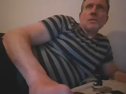 Snapshot of JonnaCD chatting on 12/07/24, 04:42 JonnaCD online show from 12/07/24, 04:42